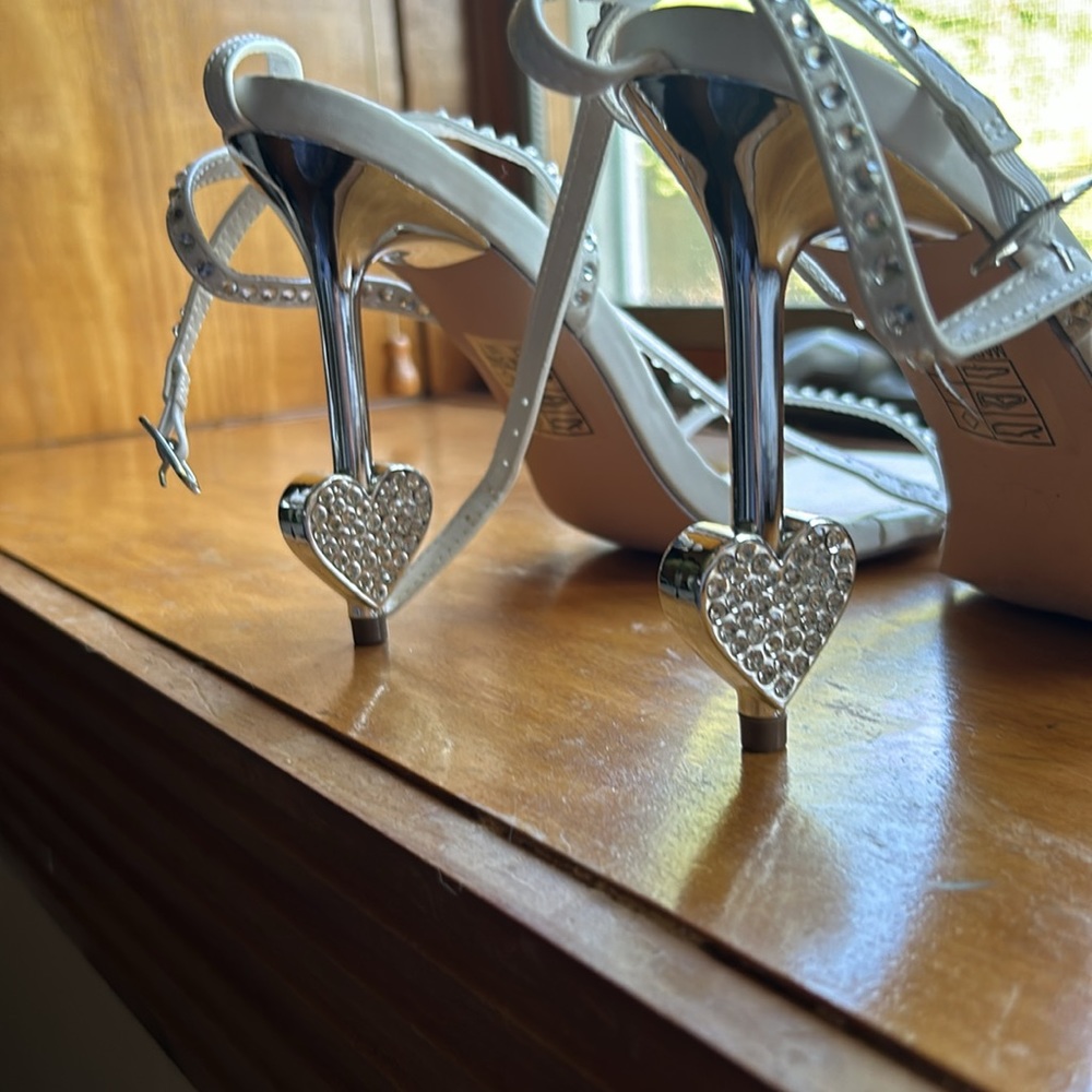 Heels - Picture 3 of 4